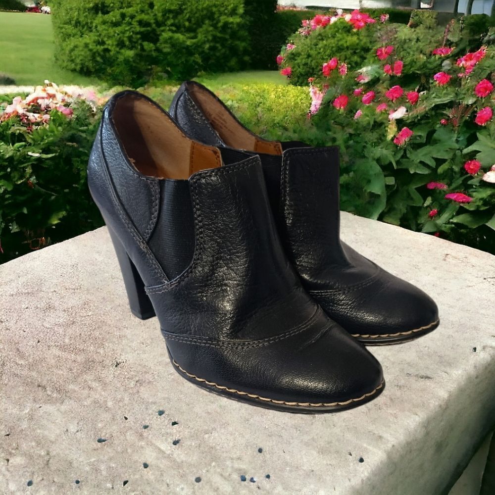 Sofft Ankle Boots Booties 7.5 M Block Heels Pebbled Leather Black Simola Boho.